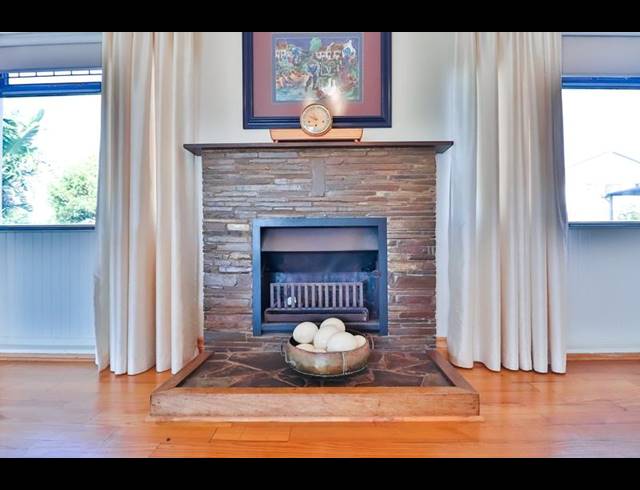 4 BEDROOM HOUSE FOR SALE IN HARTENBOS CENTRAL